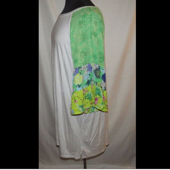 Pioneer Woman white dress with floral flared sleeves, Size XXXXL(24) - Picture 5 of 8